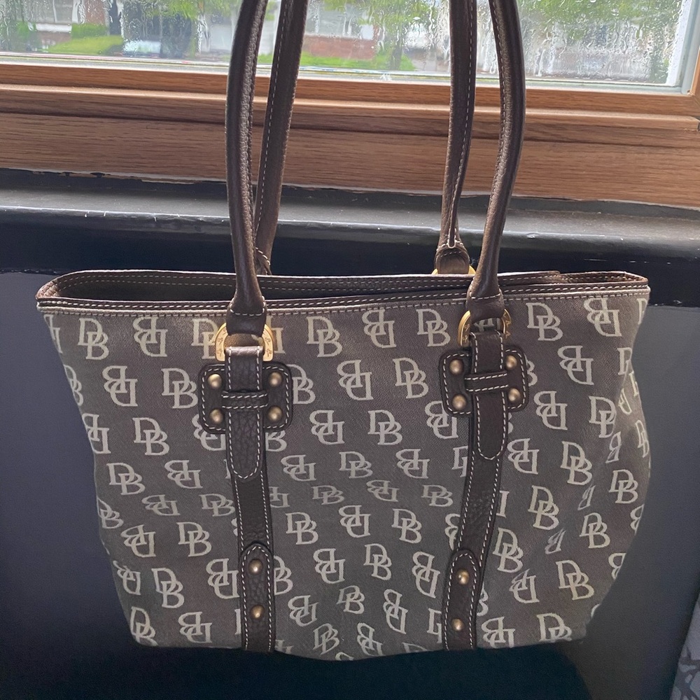 Dooney and Bourke tote